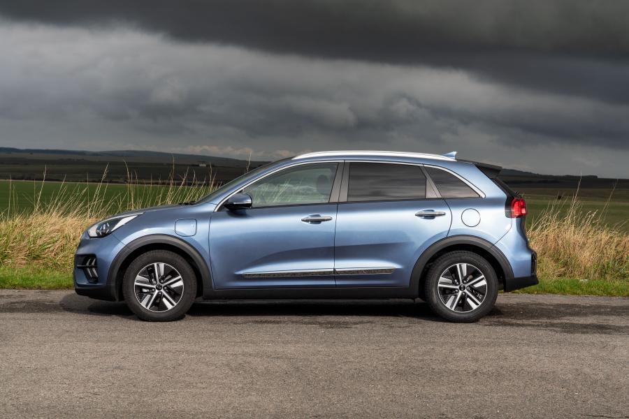  Kia Niro Plug-In Hybrid (DE) 2019 года  (UK) (фото 4 из 40)